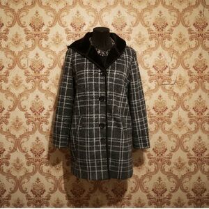 IKE BEHAR PLUSH CLASSY HOODY JACKET. SIZE SMALL. GOOD CONDITION. PUSH LINED CUFF